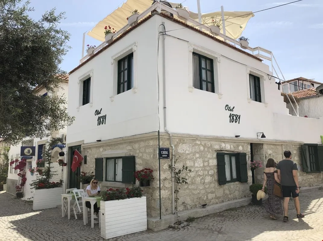 1881 OTEL