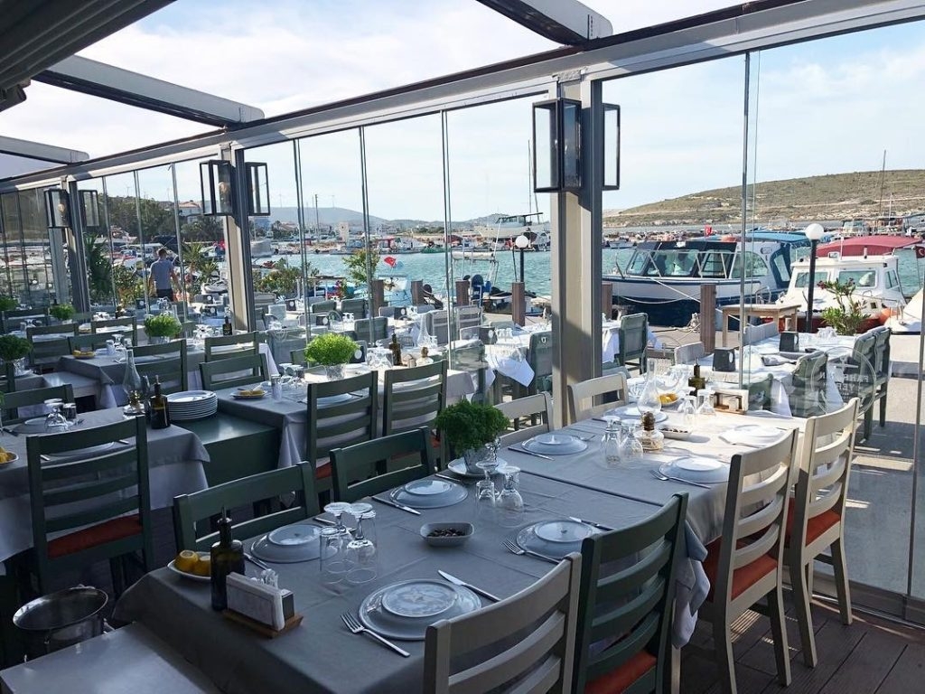 FAHRİ'NİN YERİ ALAÇATI