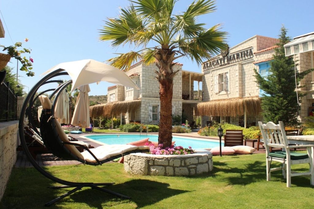 ALAÇATI MARİNA PALACE